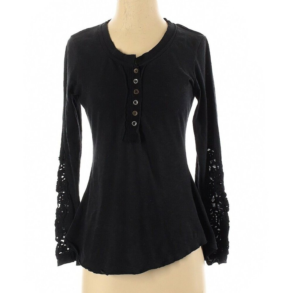 ABS Allen Schwartz Black Long Sleeve top size XS with Crochet Design at Sleeve